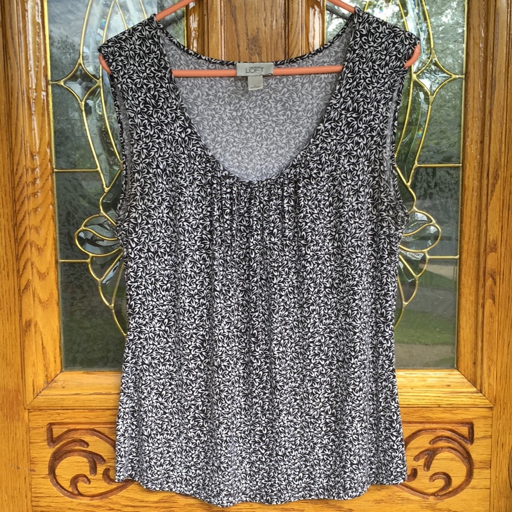 Loft Size large stretchy comfy tank top…Black and white